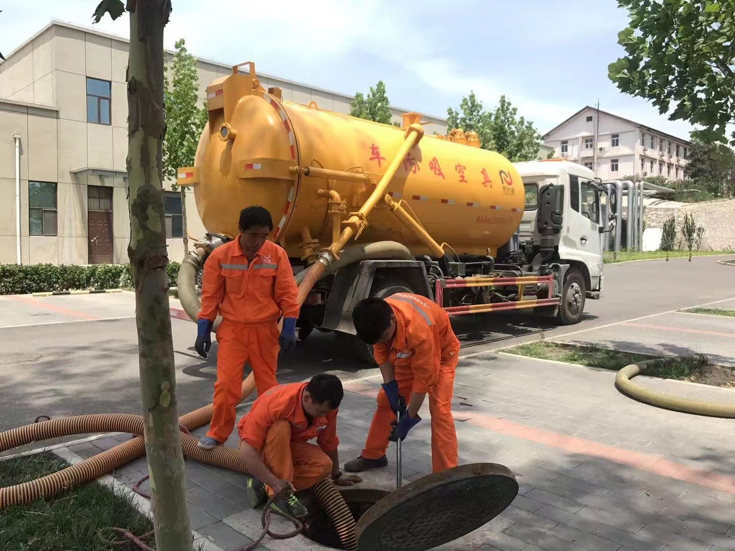陕西化粪池清理与5-8吨吸粪车施工效率分析